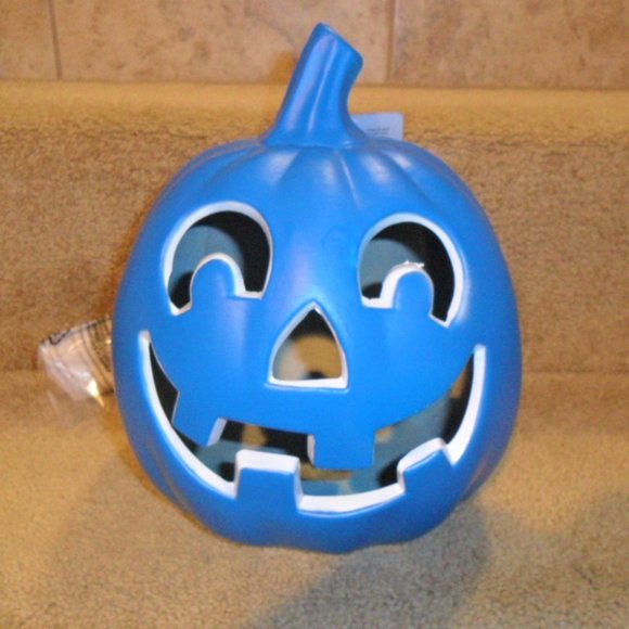Blow Mold Plastic Light-Up Blue Pumpkin Halloween Decoration Plug in New - Picture 1 of 1